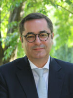 Francisco Cambim. Autor do livro Fundamentos de Contabilidade Financeira, das Edições Sílabo.